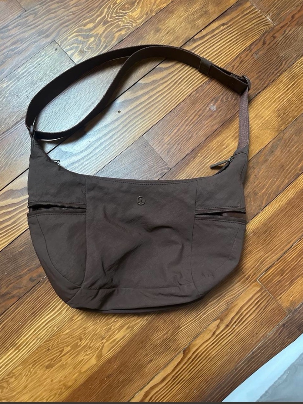 Lululemon 6L slouchy sling